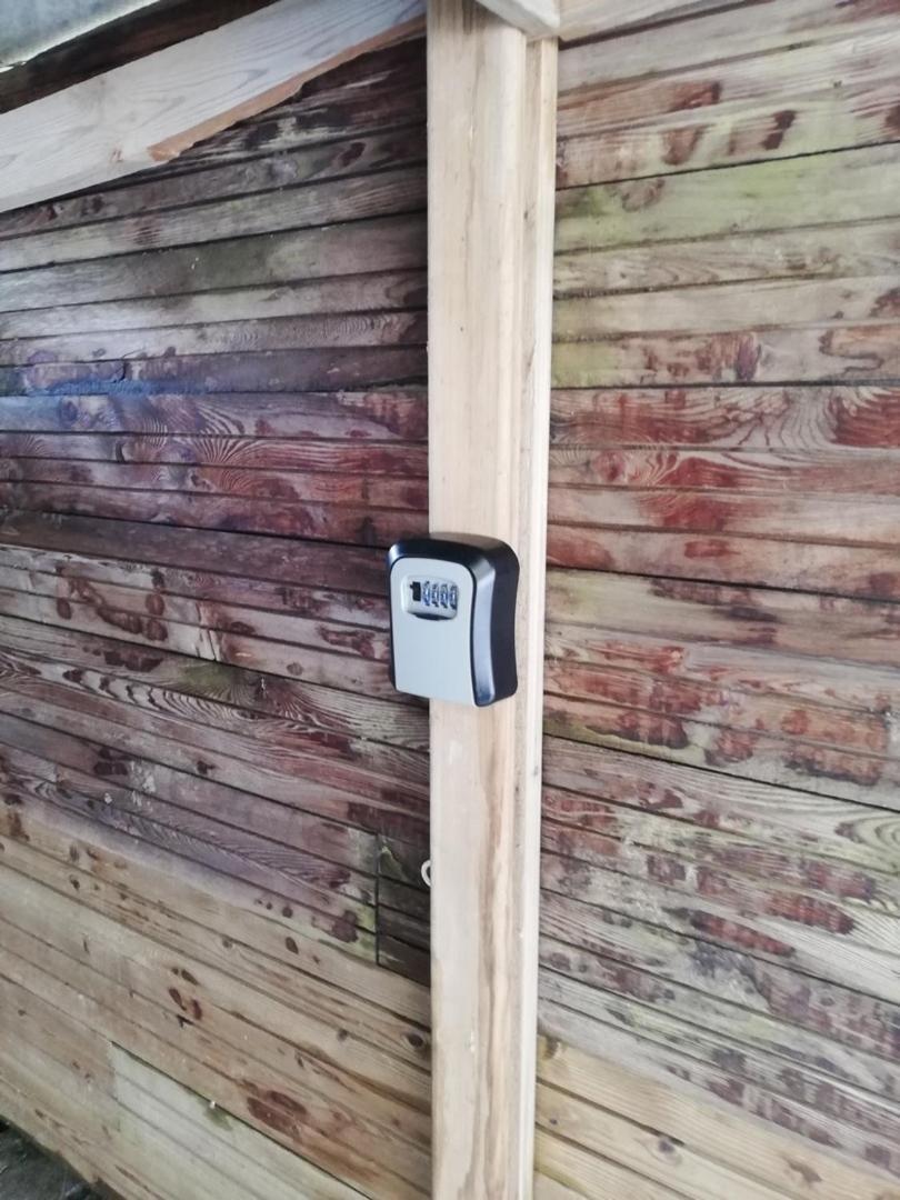 Maison récente, deux chambres, à 10 minutes en voiture des plages Moëlan-sur-Mer Esterno foto